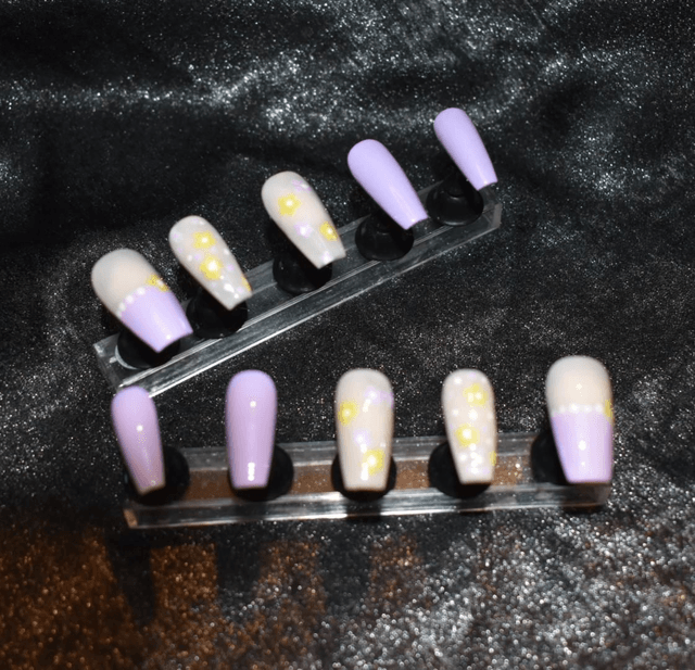 Kit Press-on mauve et fleurs jaune 