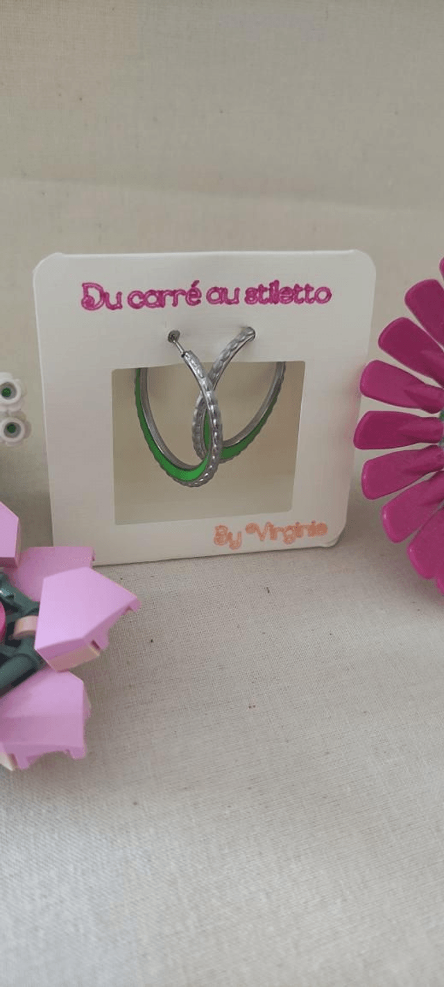 Boucles d'oreilles fantaisie vert et argenté 